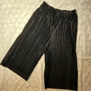 BCBG black velvet balloon capris